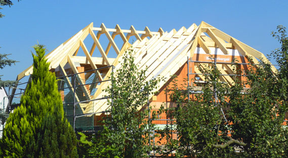 Der Dachstuhl ist die Hauptaufgabe der Zimmerer und bildet das Tragwerk für die Dacheindeckung.